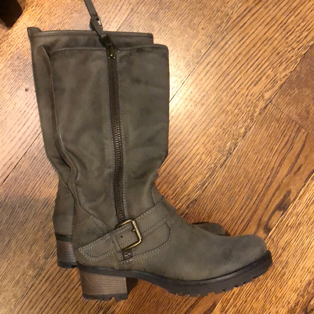 White mountain boots